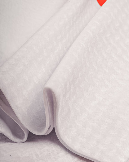 شـمـاغ مُتْرَف بـريميوم الأبيض